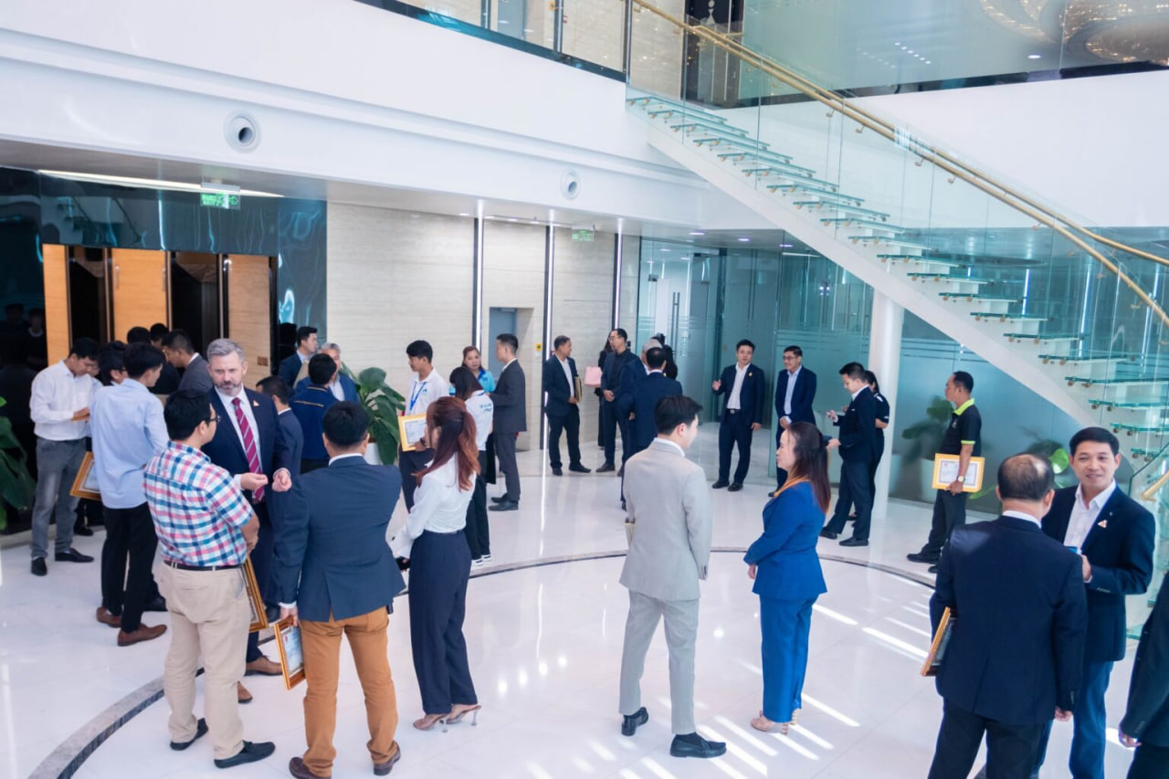 Cambodia Constructors Association brings together leaders and members to enhance communication - Part 4